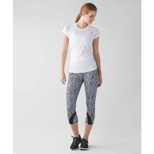 Lululemon Run: Inspire Crop II Mini Brushed Animal Black White / Black Size 8